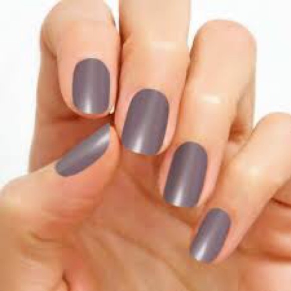 COLOR STREET NAIL STRIPS BUNDLE OF TWO - BERLIN IT TO WIN IT AND JUST A GLEAMER - Picture 5 of 5